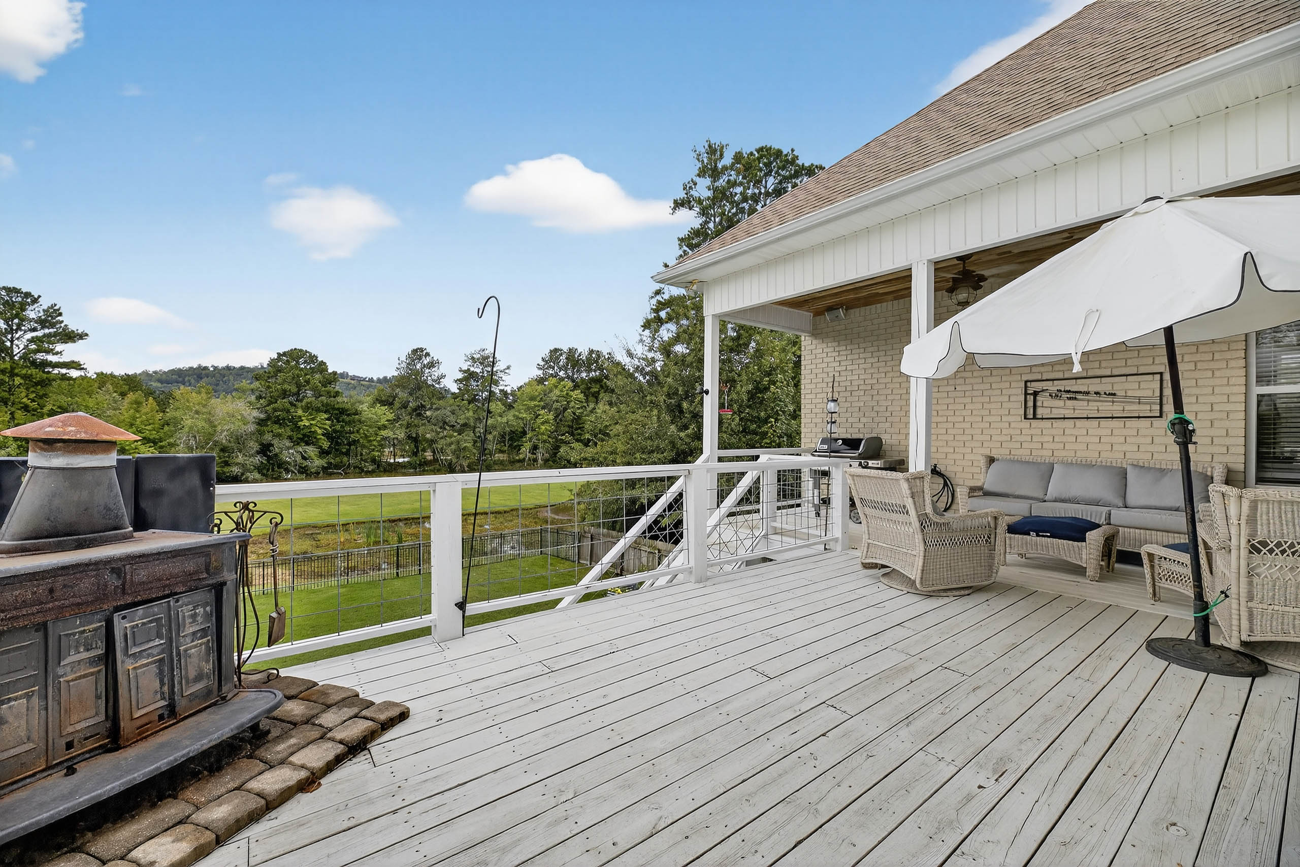 The Upper Deck — River Run riverfront estate