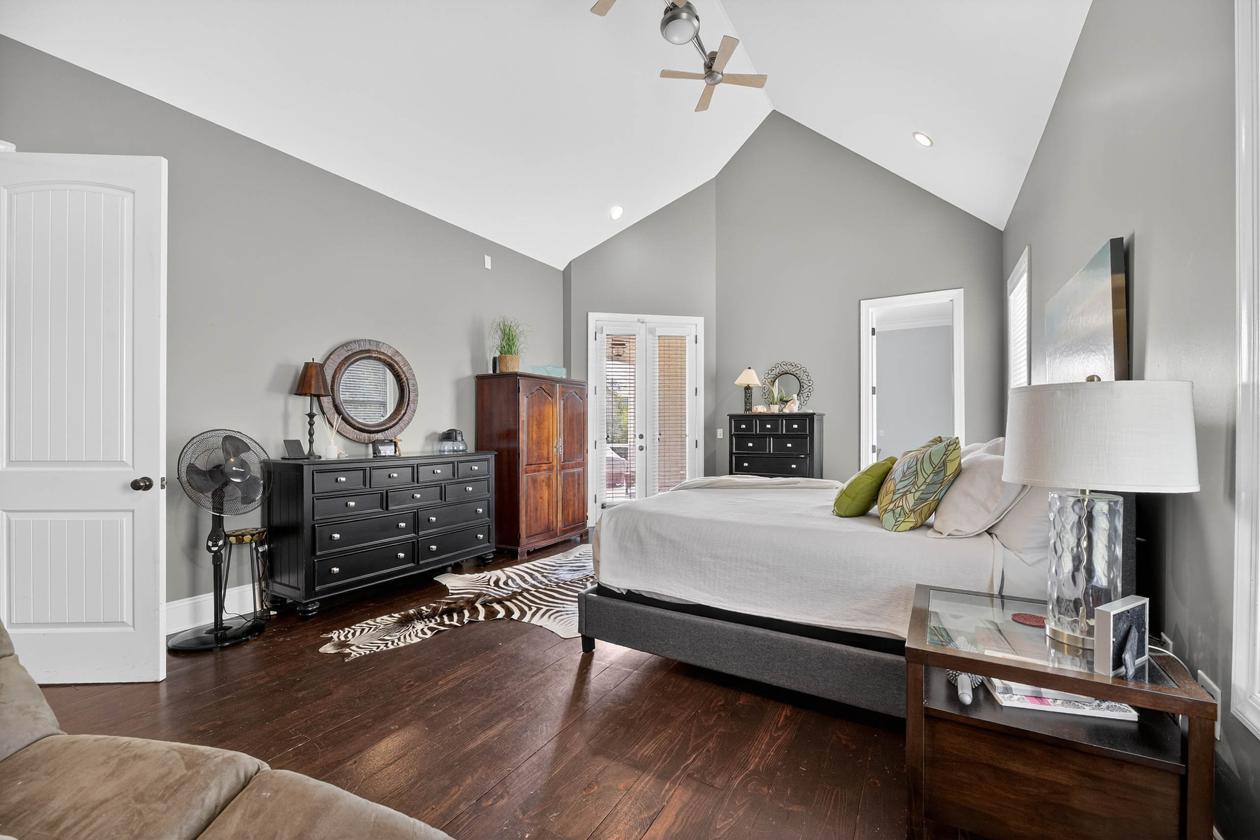 Bedroom Suite — River Run riverfront estate